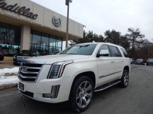 Cadillac Escalade Luxury - 01